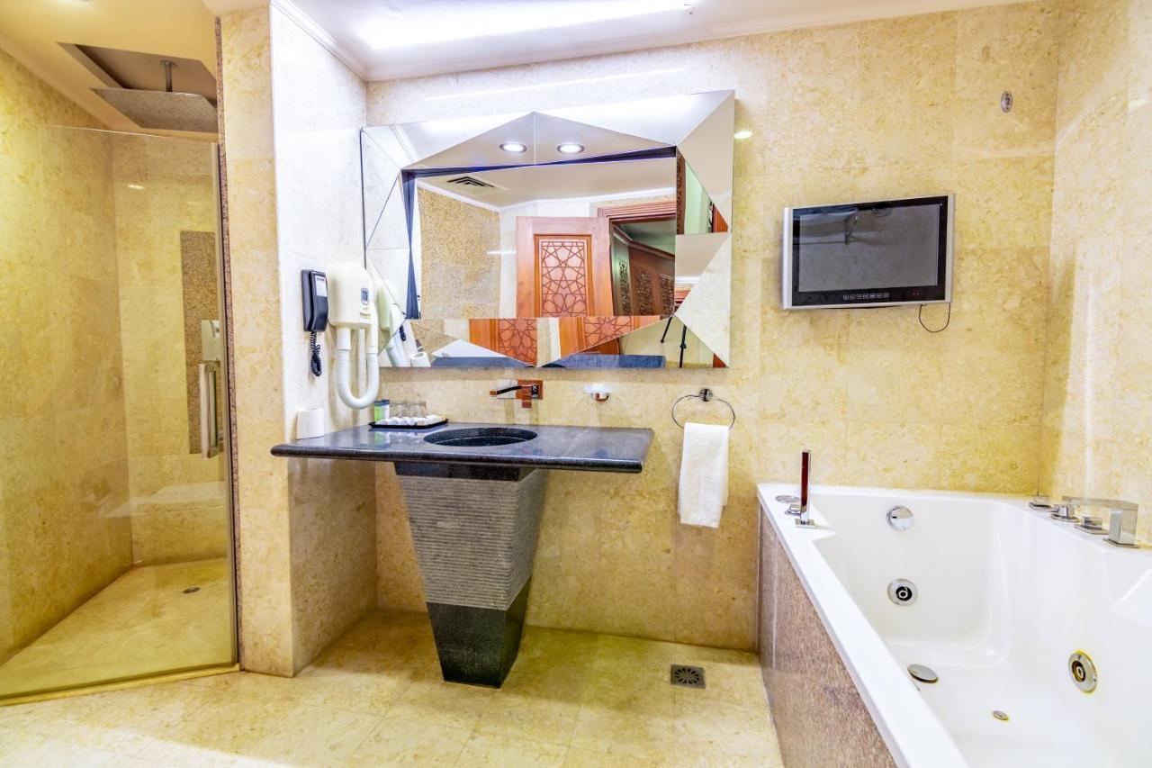 The Platinum Hotel Muscat Exterior foto