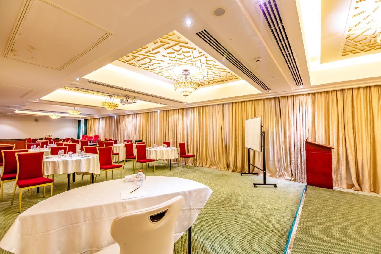 The Platinum Hotel Muscat Exterior foto